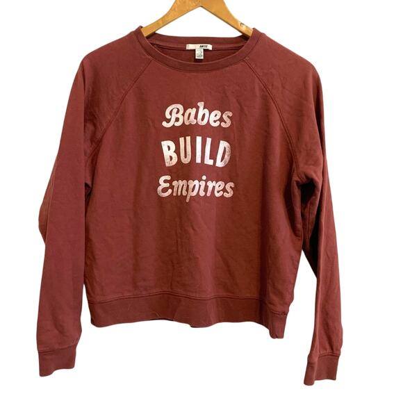 Amuse Society Maroon Babes Build Empires Graphic Long Sleeve Cropped Sweatshirt - Picture 1 of 5
